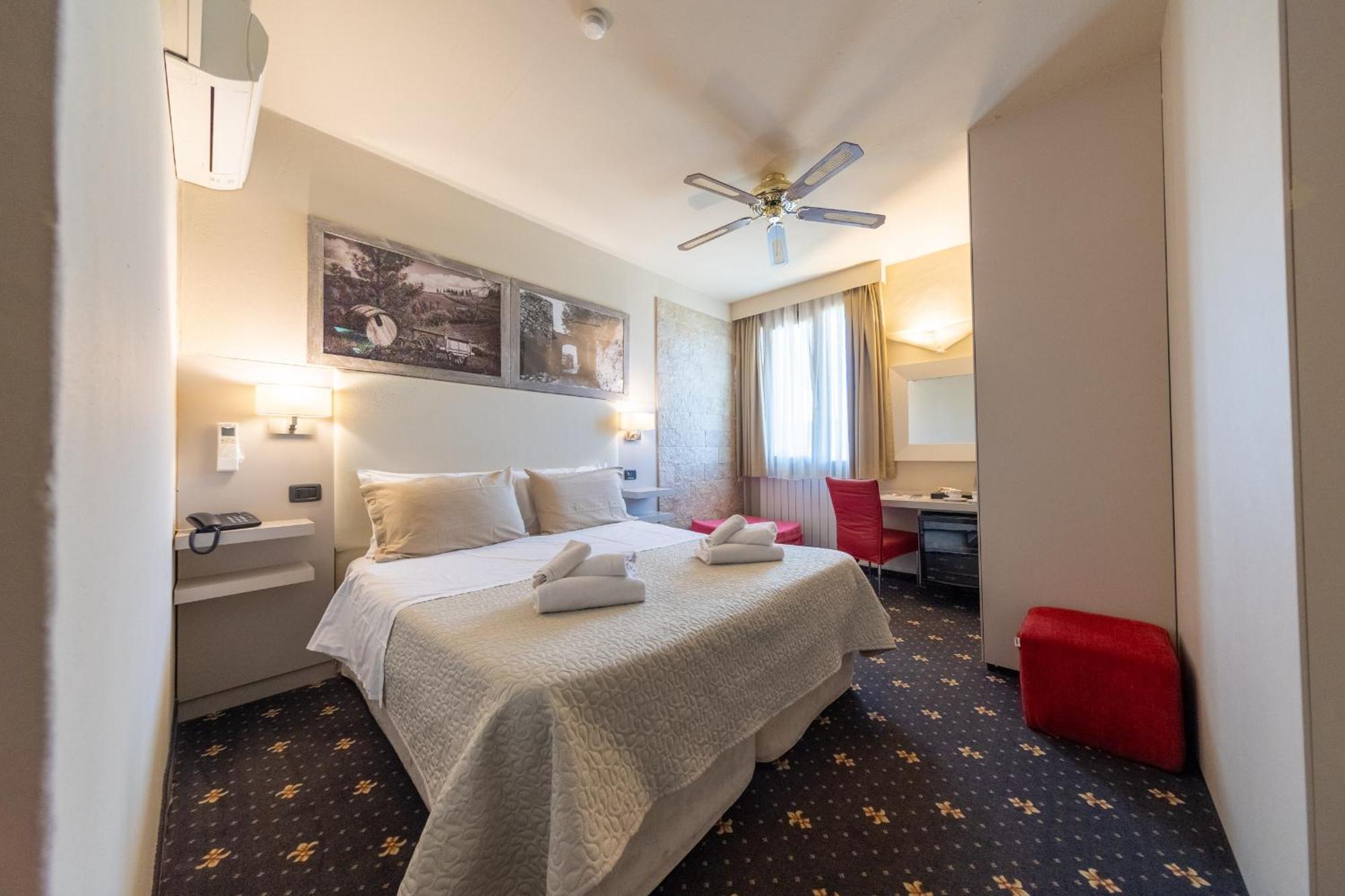 Holiday Rooms Antica Badia Волтера Екстериор снимка