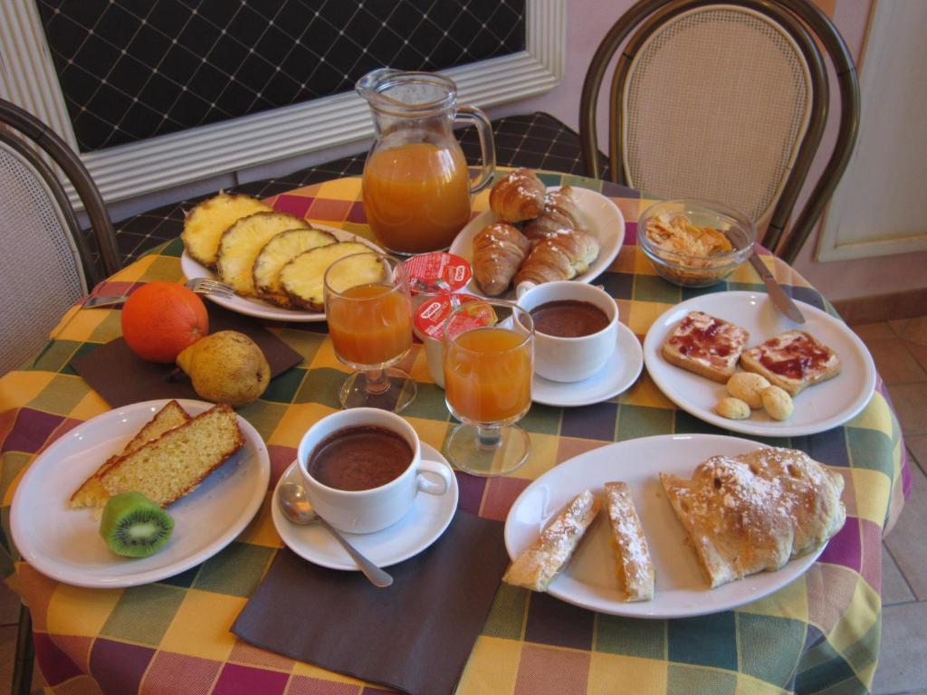 Holiday Rooms Antica Badia Волтера Екстериор снимка